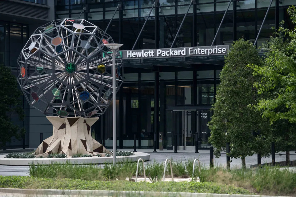 HP Enterprise Stock Rallies As Analysts Boost Price Targets After Earnings