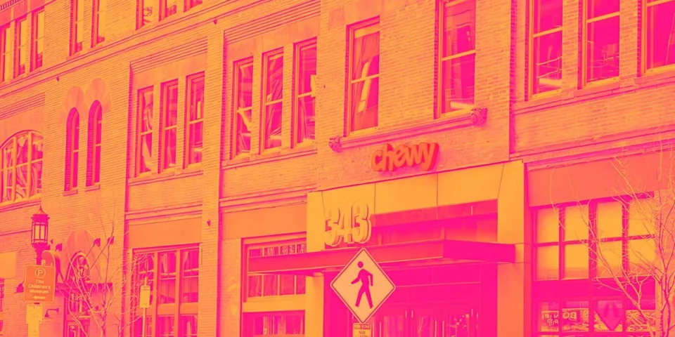 3 Reasons CHWY is Risky and 1 Stock to Buy Instead