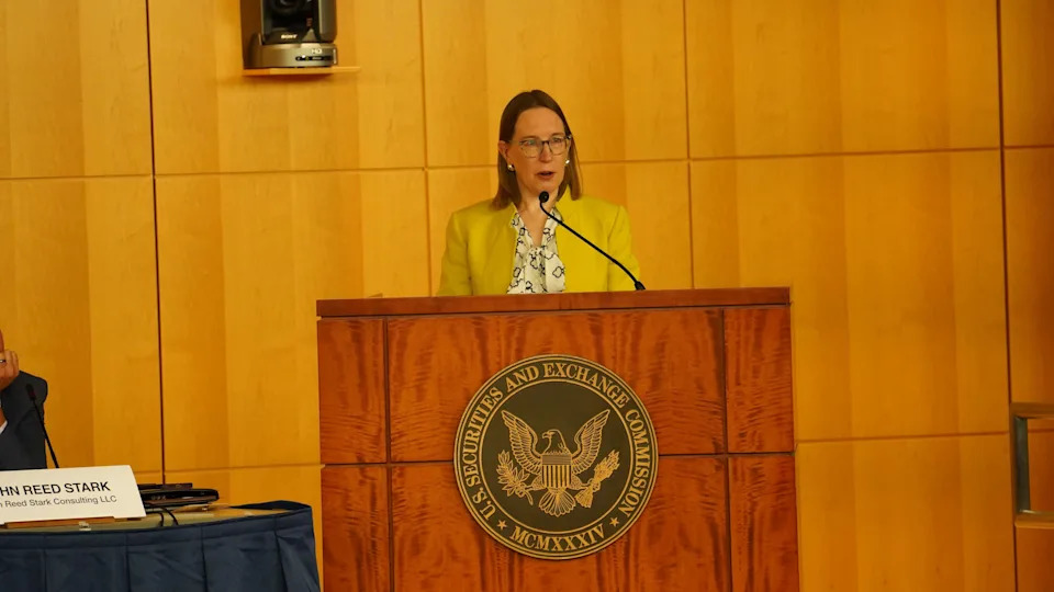 SEC 'Earnest' About Finding Workable Crypto Policy, Commissioners Say at Roundtable