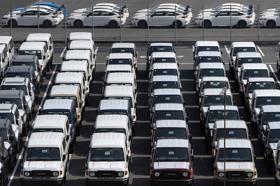 Global Auto Stocks Drop on Trump's 25% Import Tariffs Plan