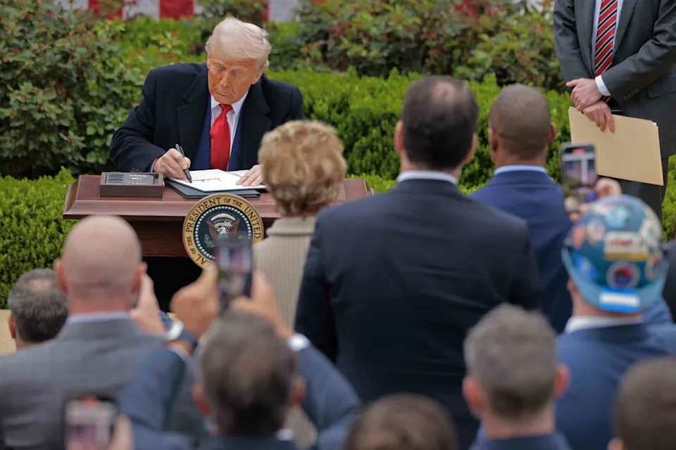 Bitcoin, Crypto Stocks Fall After Trump Tariff News