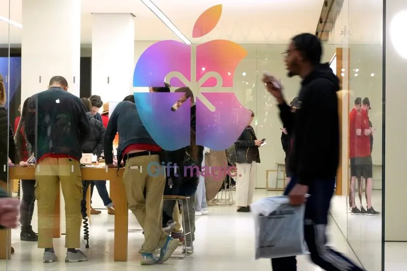 Apple and other tech stocks rebound after Trump offers more tariffs guidance