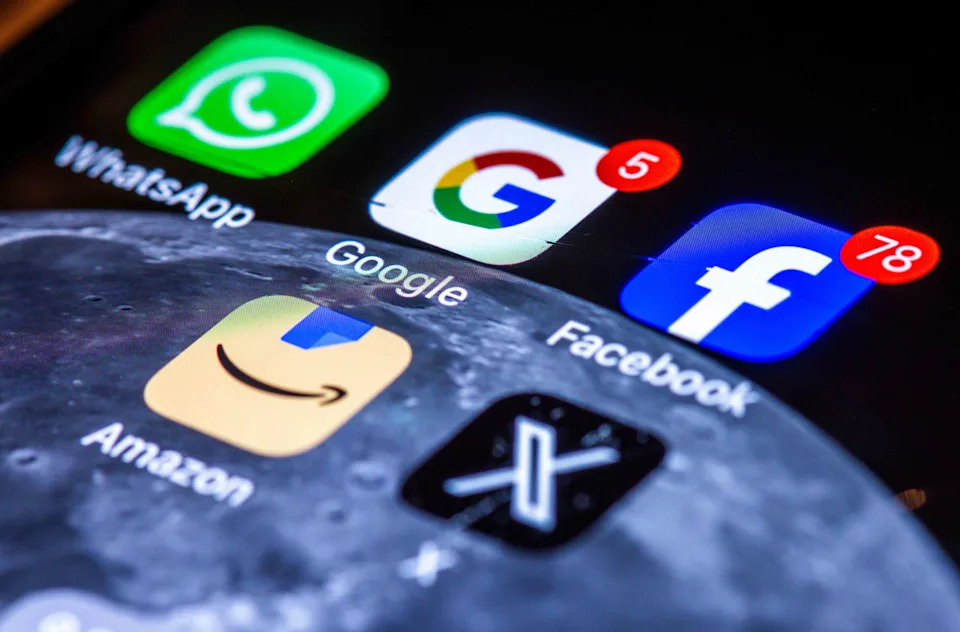 Google Parent Alphabet Leads Adtech Stocks Higher on Signs of AI Success