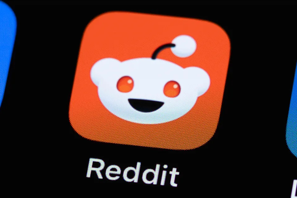 Meta Isn't the Only Social Stock Reporting This Week. What To Expect From Reddit and Snap