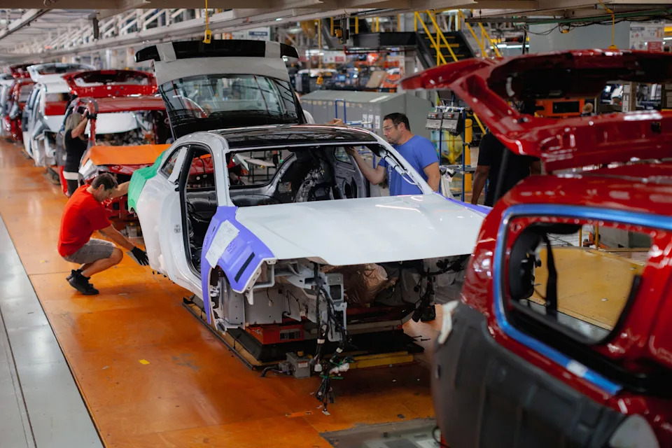 Recession-spooked US manufacturers are begging the Fed to cut interest rates