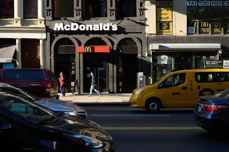 McDonald’s U.S. Sales Decline in Shaky Economy