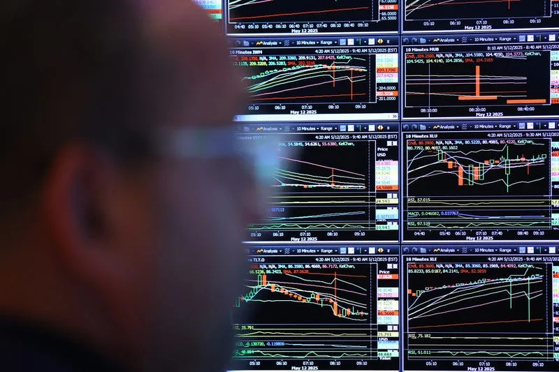 Stocks rally, Tesla's board chair sells, and Coinbase's big moment: Markets news roundup